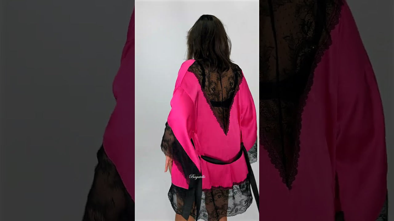 KRISLINE KIARA biustonosz miękki czarny + ANAIS ALISSAN NOCNA szlafrok krótki czarny róż