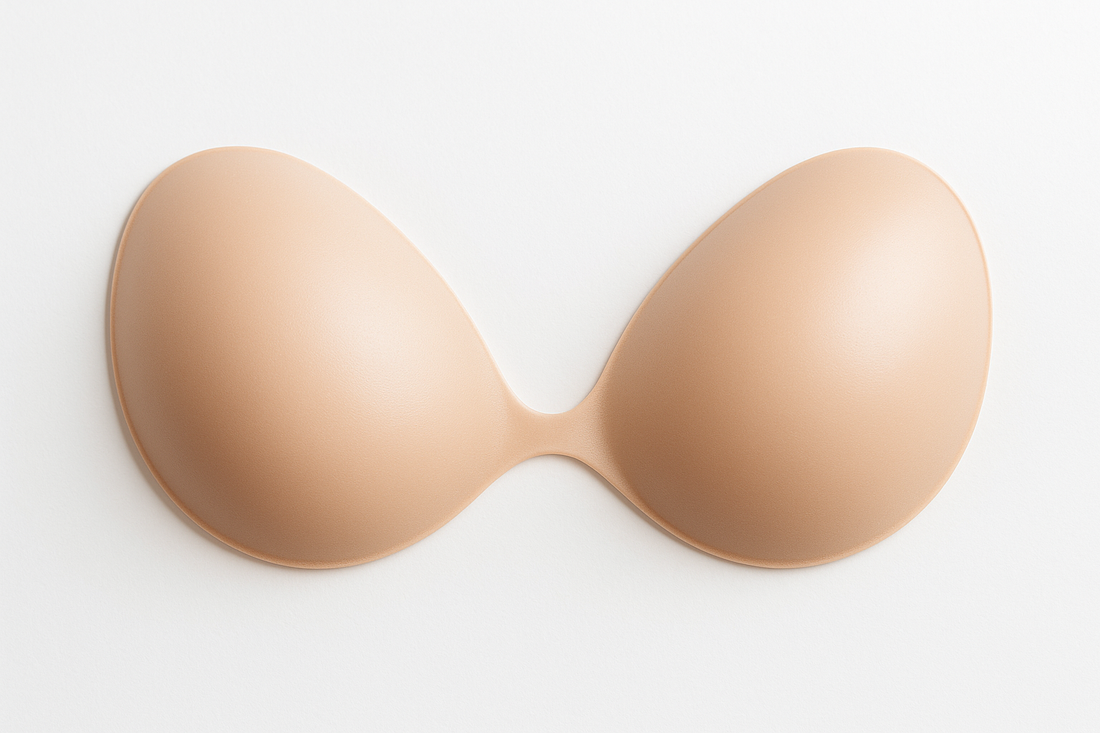 Jak zakładać silikonowy biustonosz? Jak dobrać rozmiar i go czyścić?