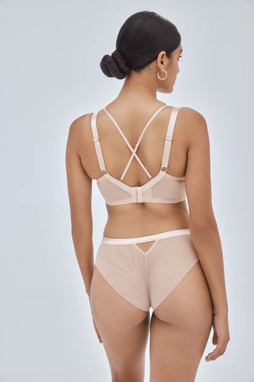 Koronkowe majtki brazyliany z ozdobnymi paskami na plecach