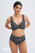 Alles Marea Vysoké tangá